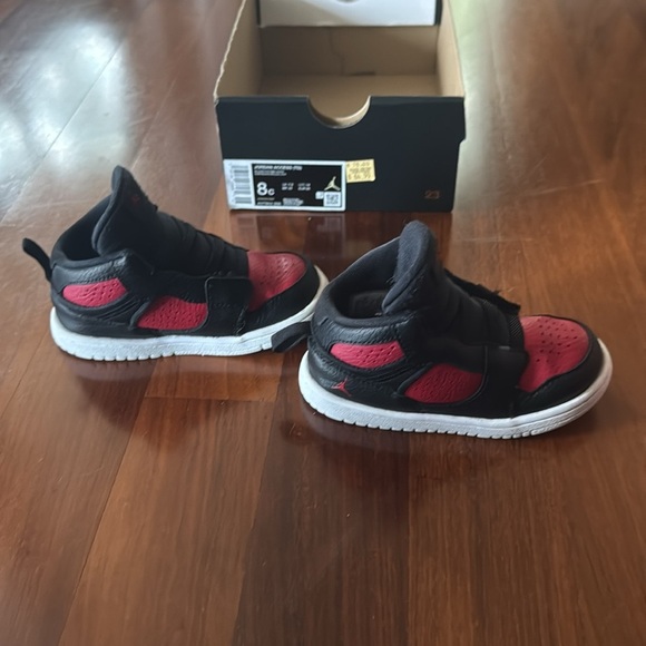 Air Jordan Access Black/Red (TD) Size: 8 Toddler - Picture 5 of 9